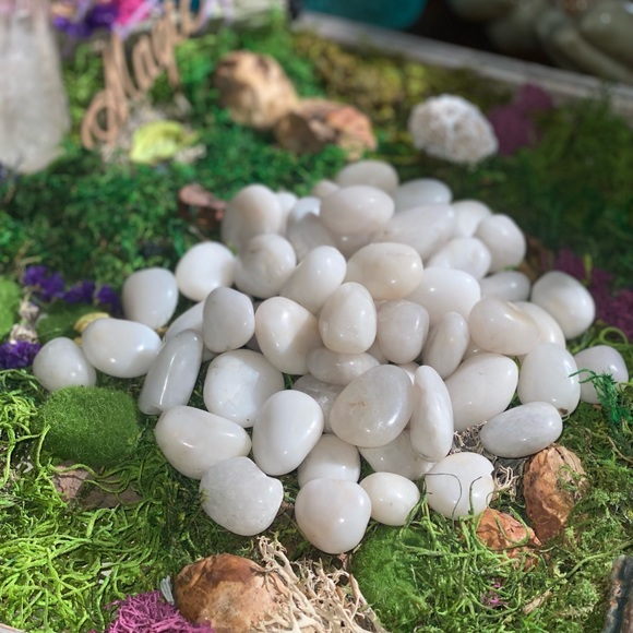 - 🔮1 Tumbled Quarz Crystal - Picture 2 of 4